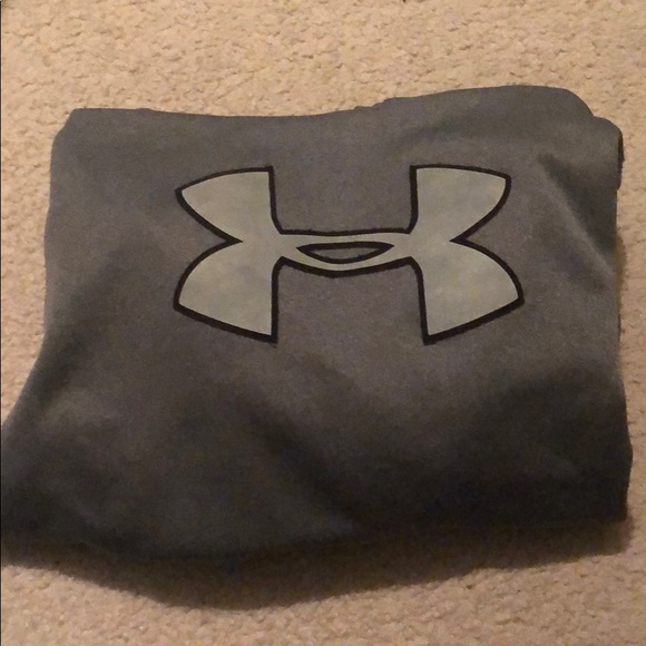 Under armor sweatshirt. - Picture 1 of 3